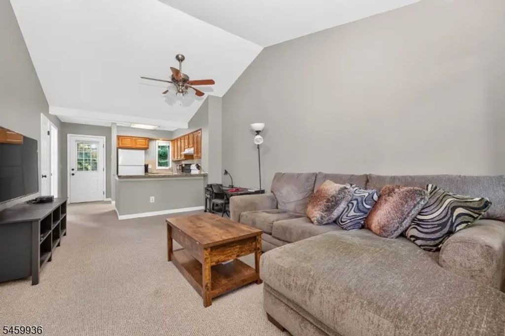 14 Augusta Dr, Clinton Twp.