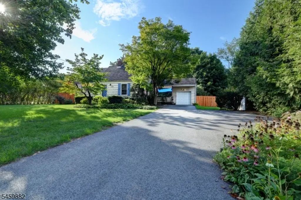 39 Sunset Rd, Pequannock Twp.