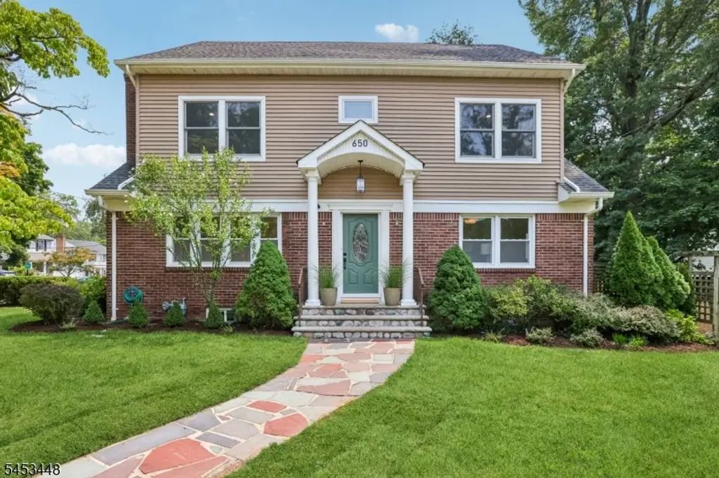 650 Ridgewood Rd, Maplewood Twp.