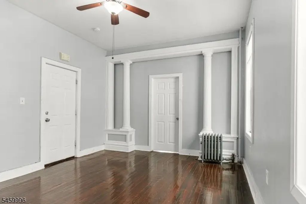 564 Sanford Ave, Newark City