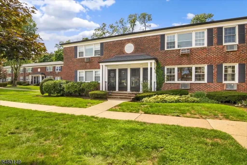 311 Pitney Pl, Morris Twp.