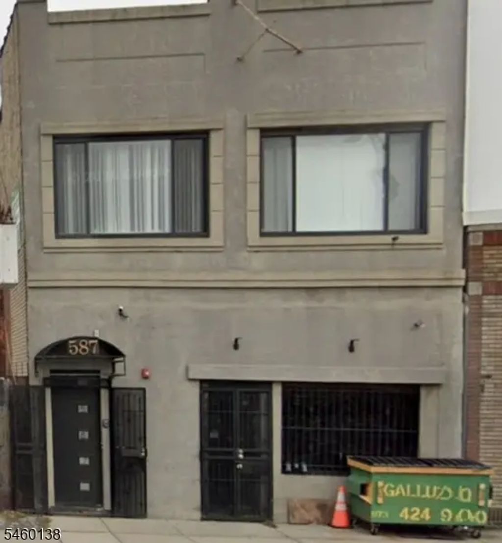 587 S Orange Ave, Newark City