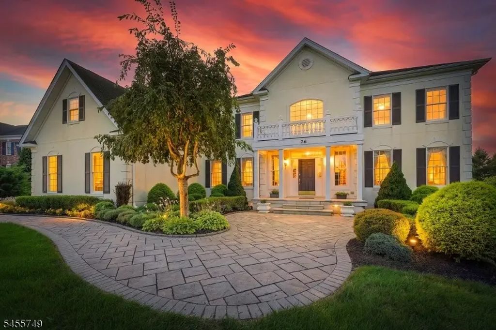 26 Drost Ln, Hillsborough Twp.