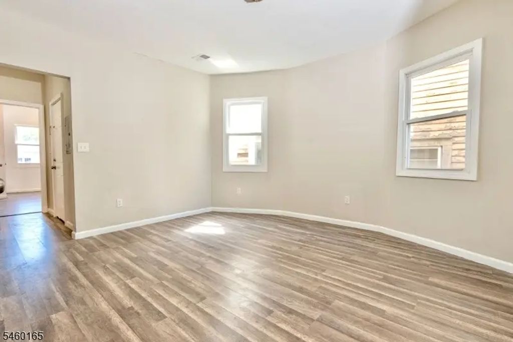 186 N 17th St, East Orange City