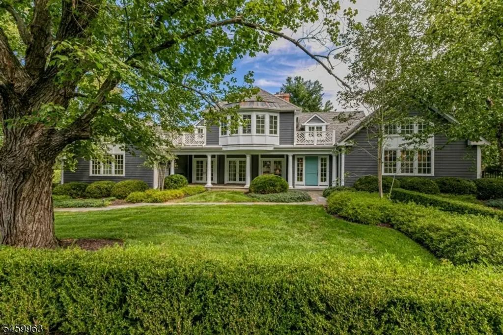102 Rolling Hill Rd, Montgomery Twp.