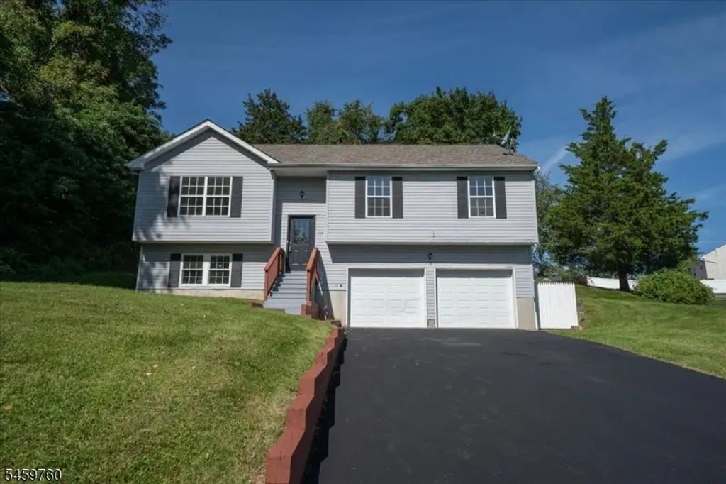 117 Hillside Dr, Hamburg Boro