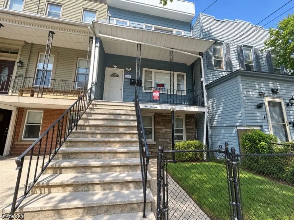 170 Claremont Ave, Jersey City