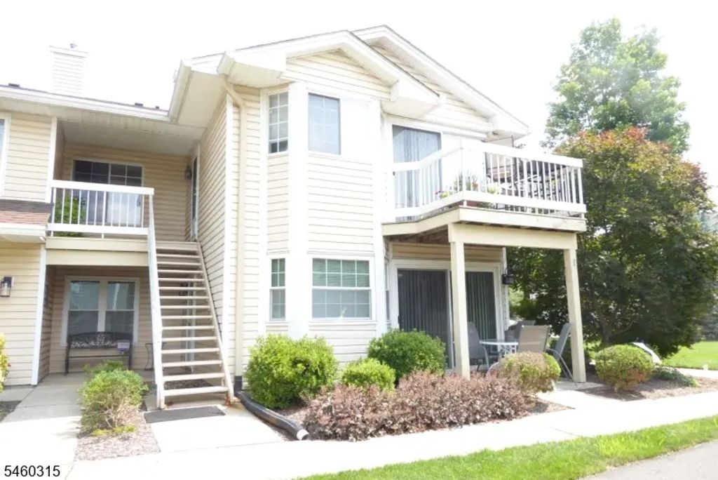 52 Foxwood Court Ondo, Bedminster Twp.