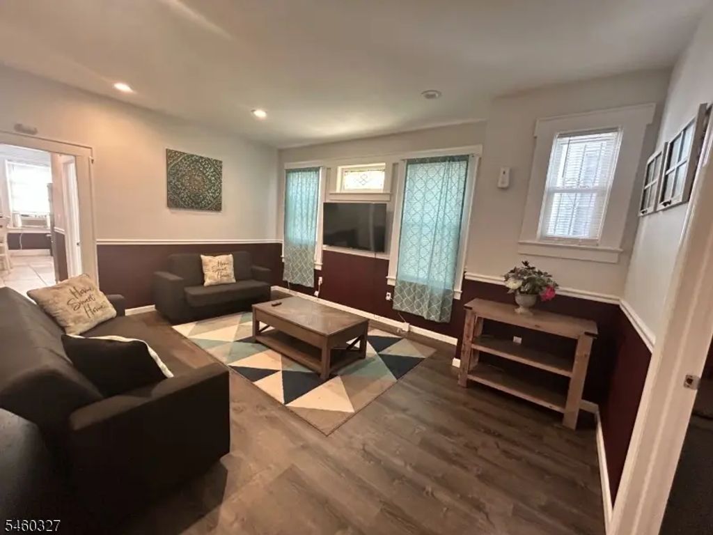 142 Mapes Ave, Newark City