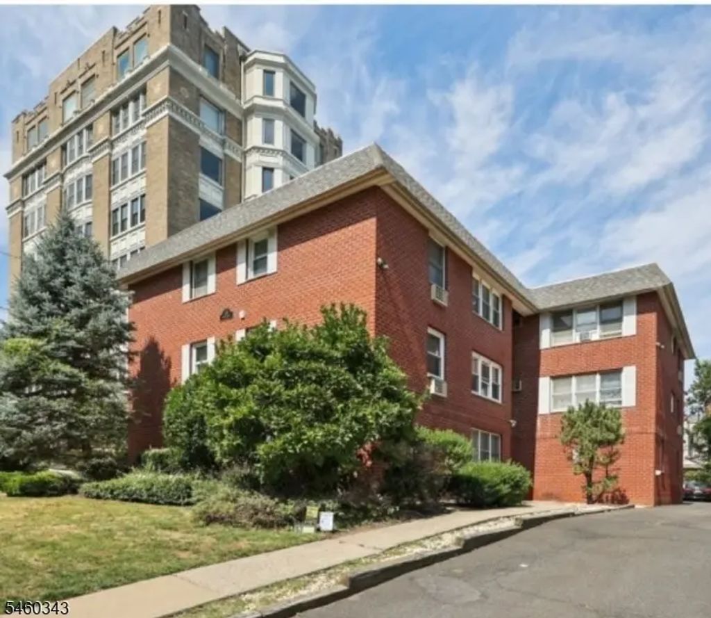 53 Union St, Montclair Twp.