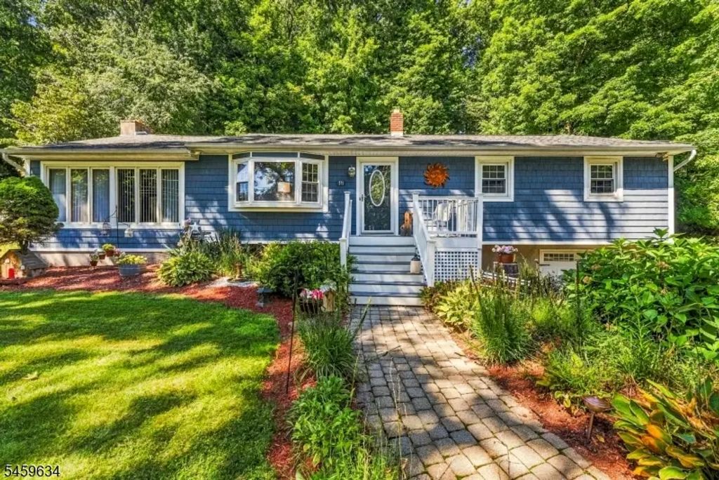 18 Fox Hollow Ct, Vernon Twp.