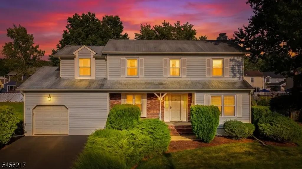 65 Dunedain St, Hillsborough Twp.