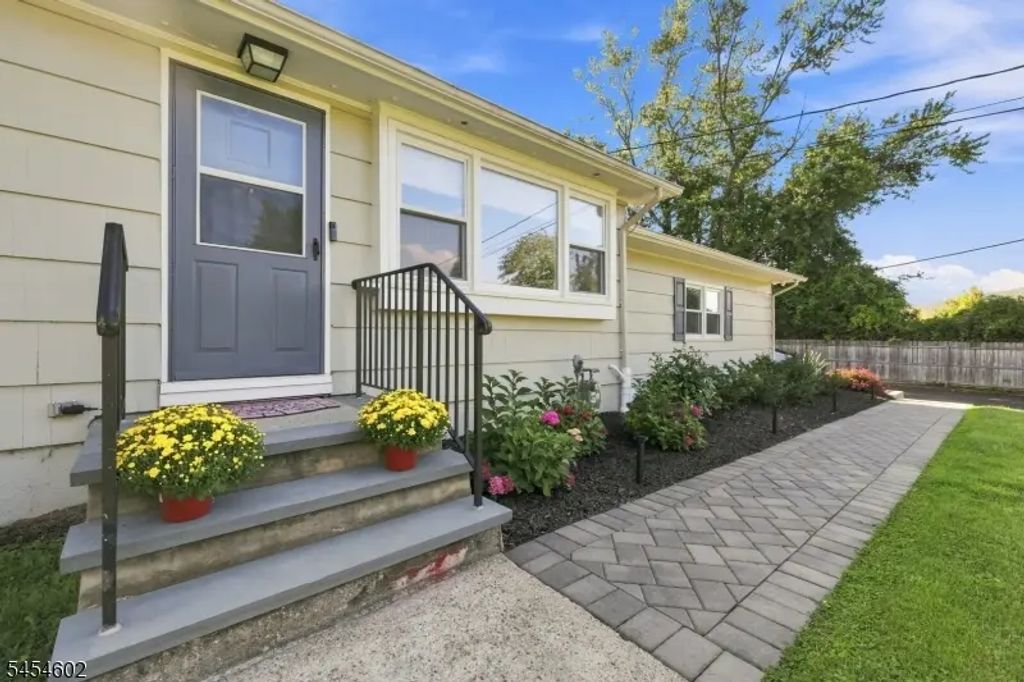 5 Old Farmers Rd, Washington Twp.