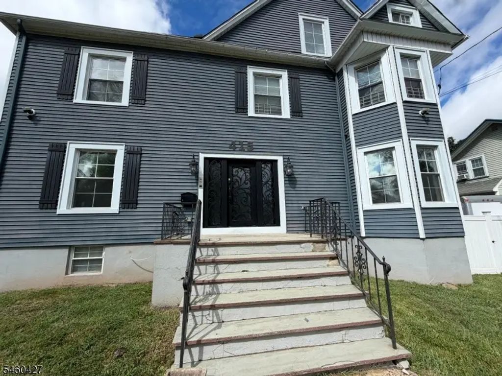 415 E 3rd Ave, Roselle Boro