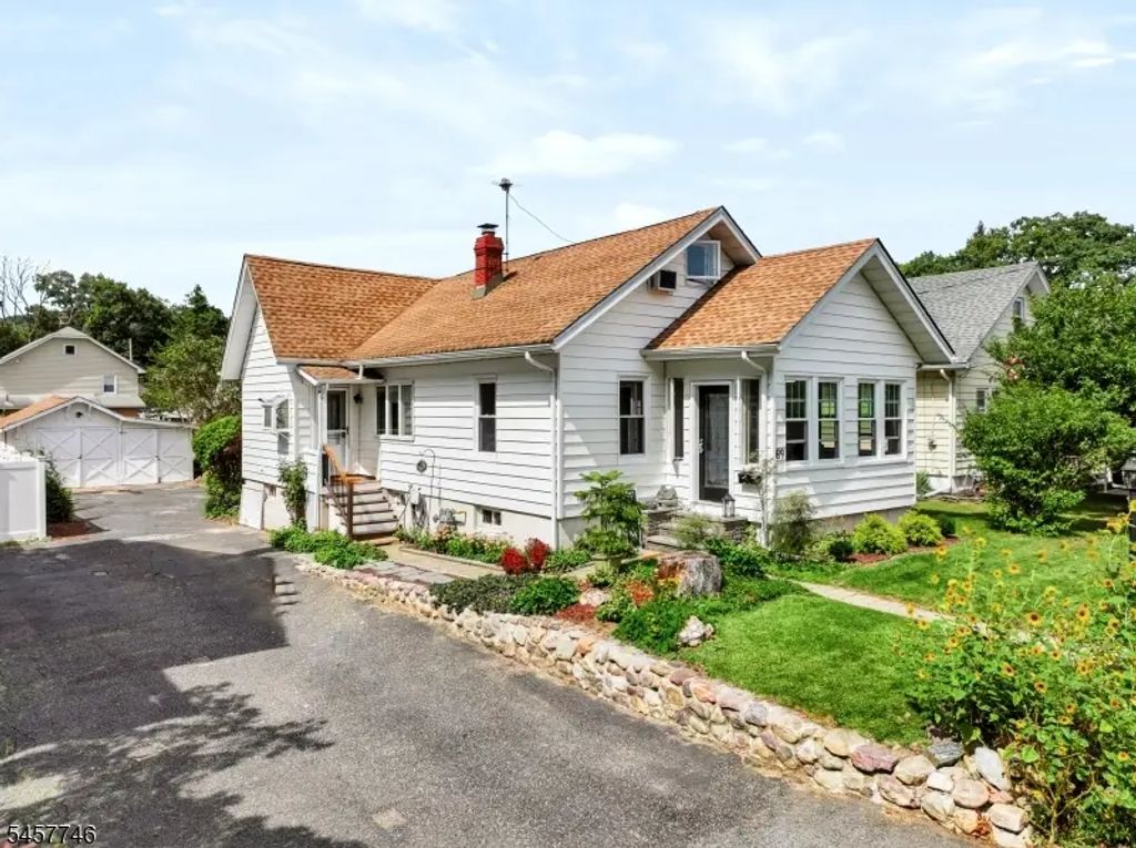 89 Keller Ave, Rockaway Boro