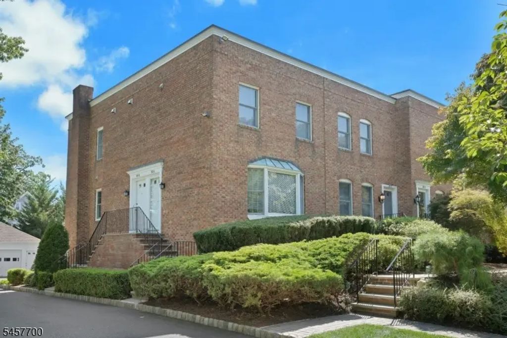 30 Elm St, Summit City