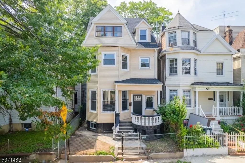 235 S 7th, Newark City