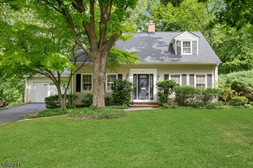 7 Sharon Rd, Springfield Twp.