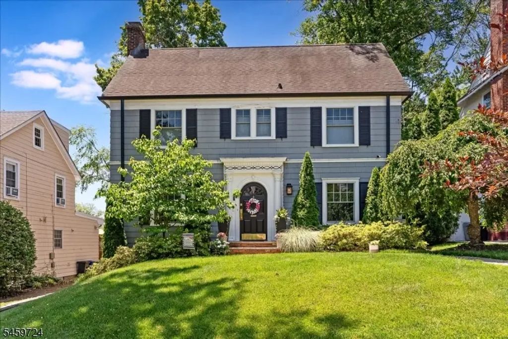 54 Elm St, Millburn Twp.