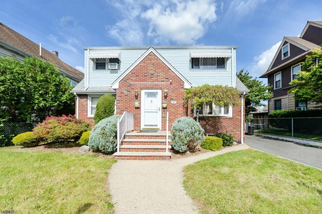 62 Knapp Ave, Clifton City