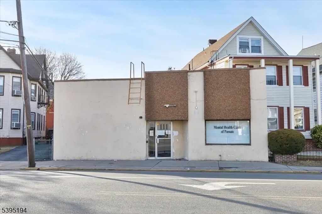 111 Lexington Ave, Passaic City