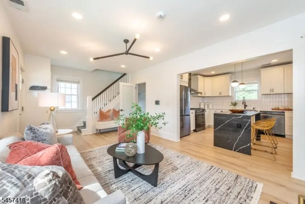 33 Waverly Ter, Bloomfield Twp.