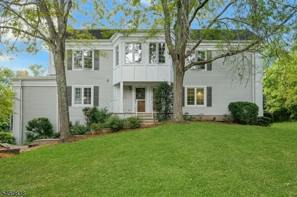 134 Terrace Dr, Chatham Twp.