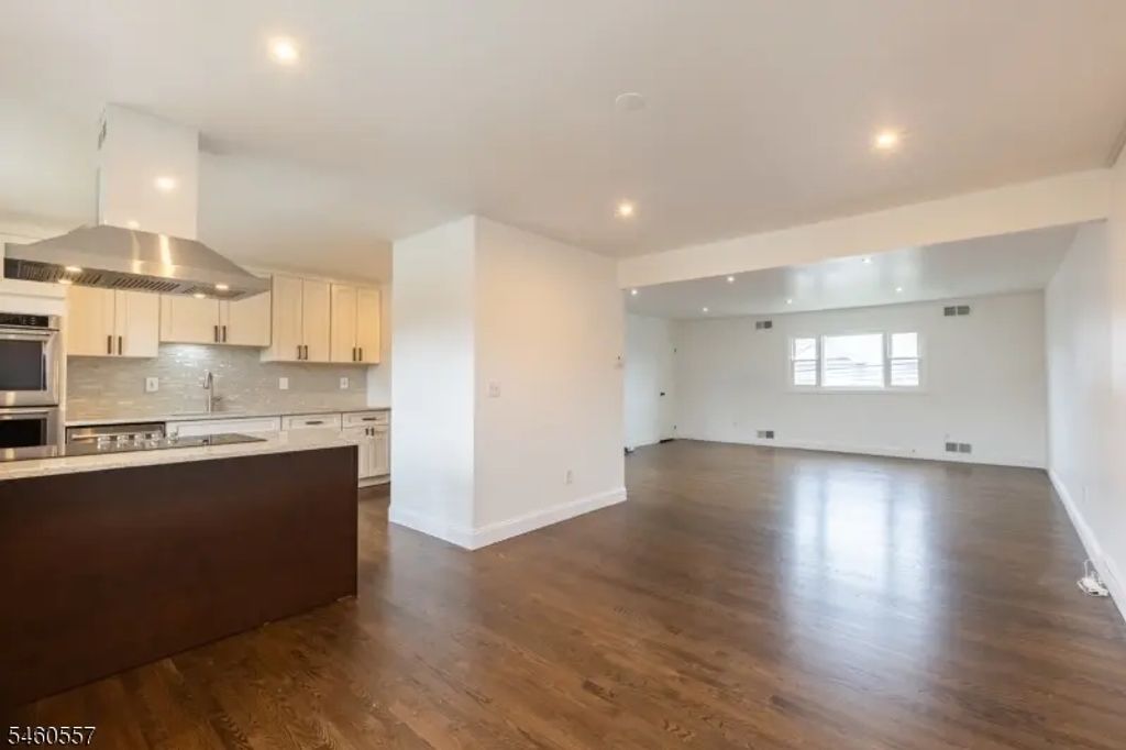 75 Mt Prospect Ave Unit 2, Clifton City