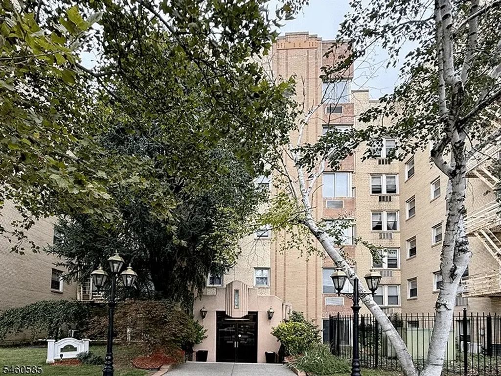 19-31 Lyons Ave, Newark City