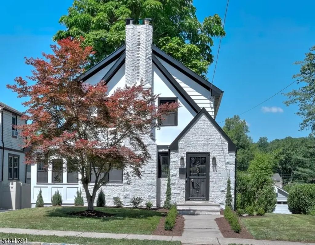 35 Sheridan Ave, West Orange Twp.
