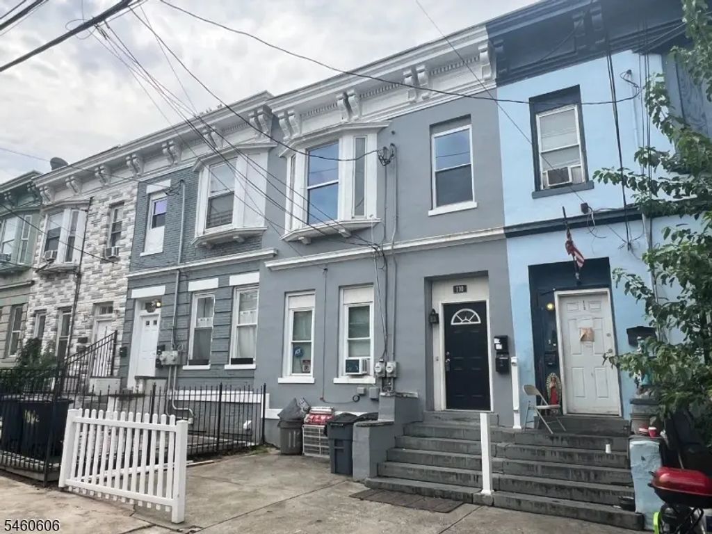 110 Peabody Pl, Newark City
