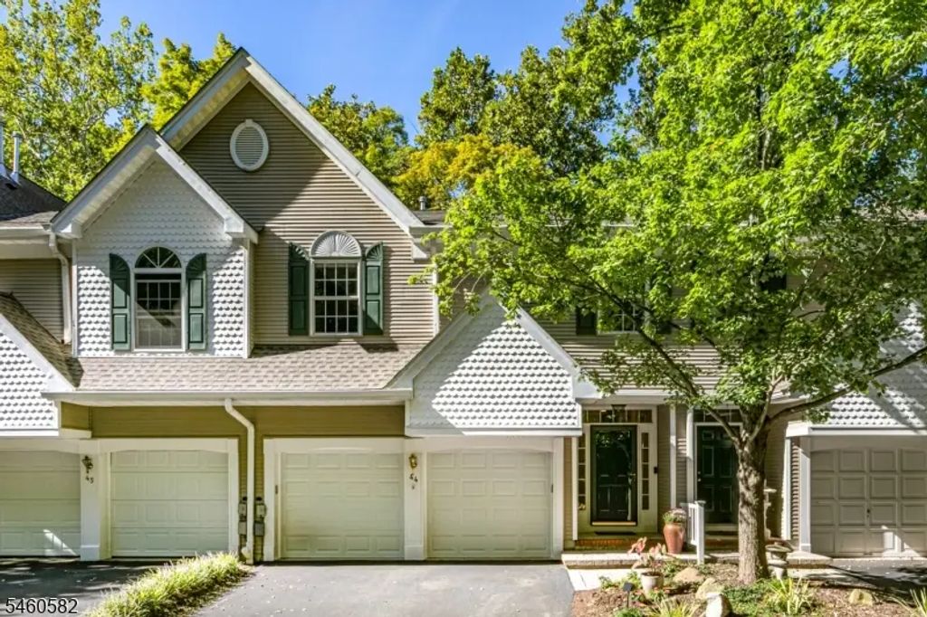 44 Rock Creek Woods Dr, Lambertville City