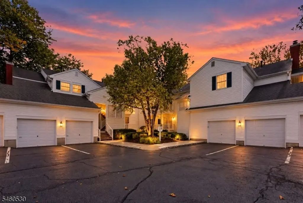 125 Smithfield Ct, Bernards Twp.