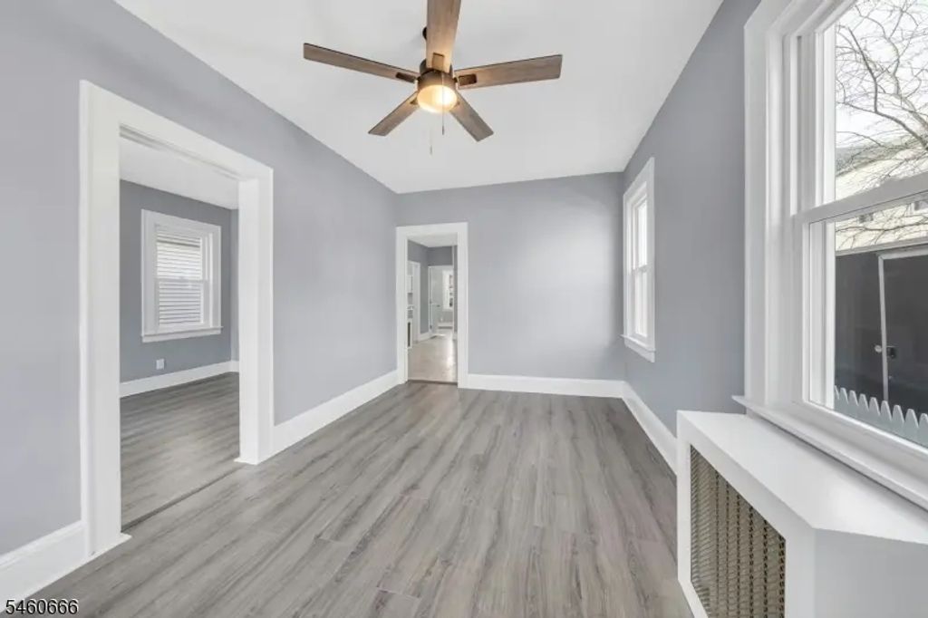 54 Thomas St, Bloomfield Twp.
