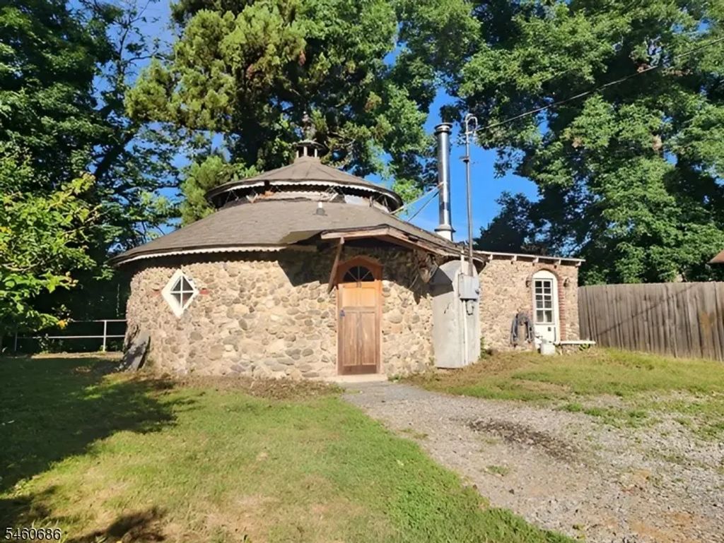 30 N Riverview Ave, Knowlton Twp.