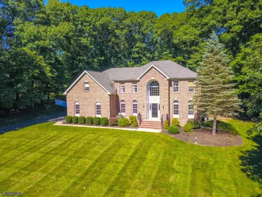 3 Kevin Dr, Mount Olive Twp.