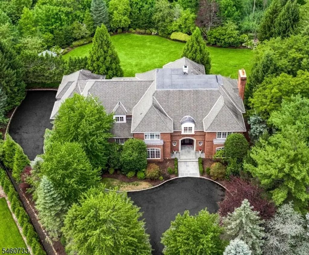14 Grasmere Ct, Livingston Twp.
