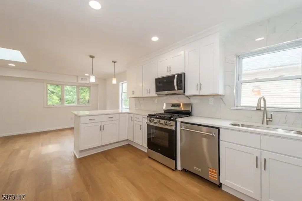 73 Clinton Pl, Hackensack City