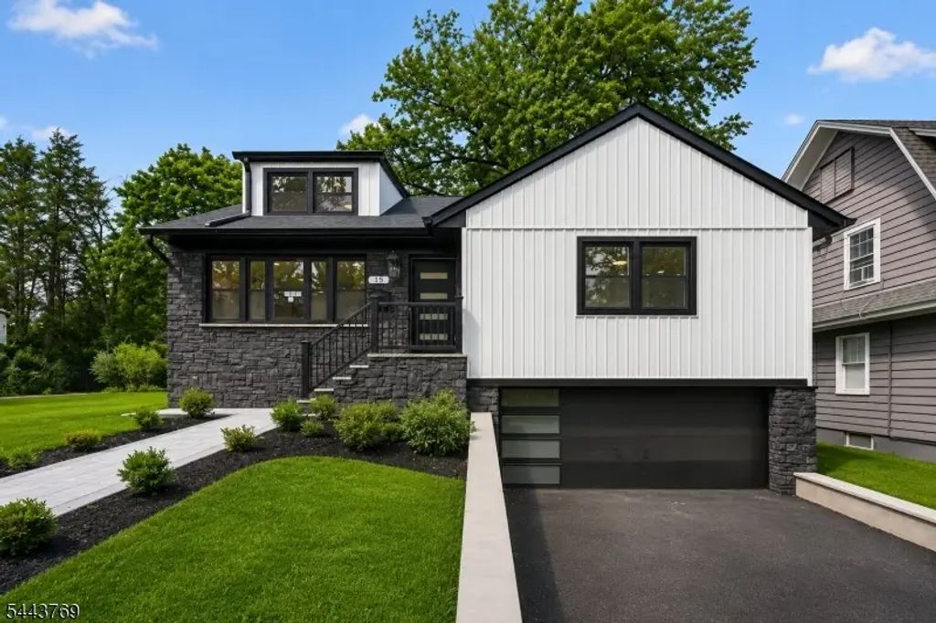 15 Elberta Rd, Maplewood Twp.