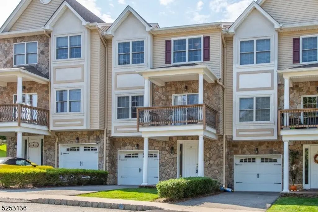 17 Halina Ln, Butler Boro