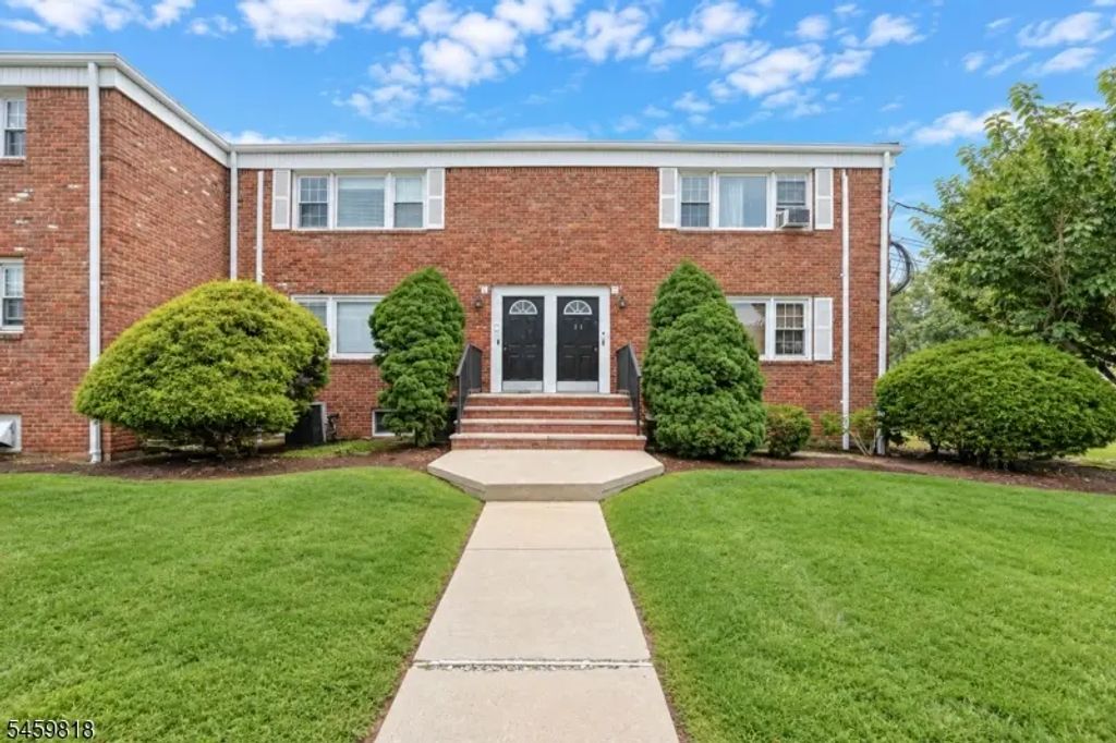 3 Columbia Dr, Bridgewater Twp.