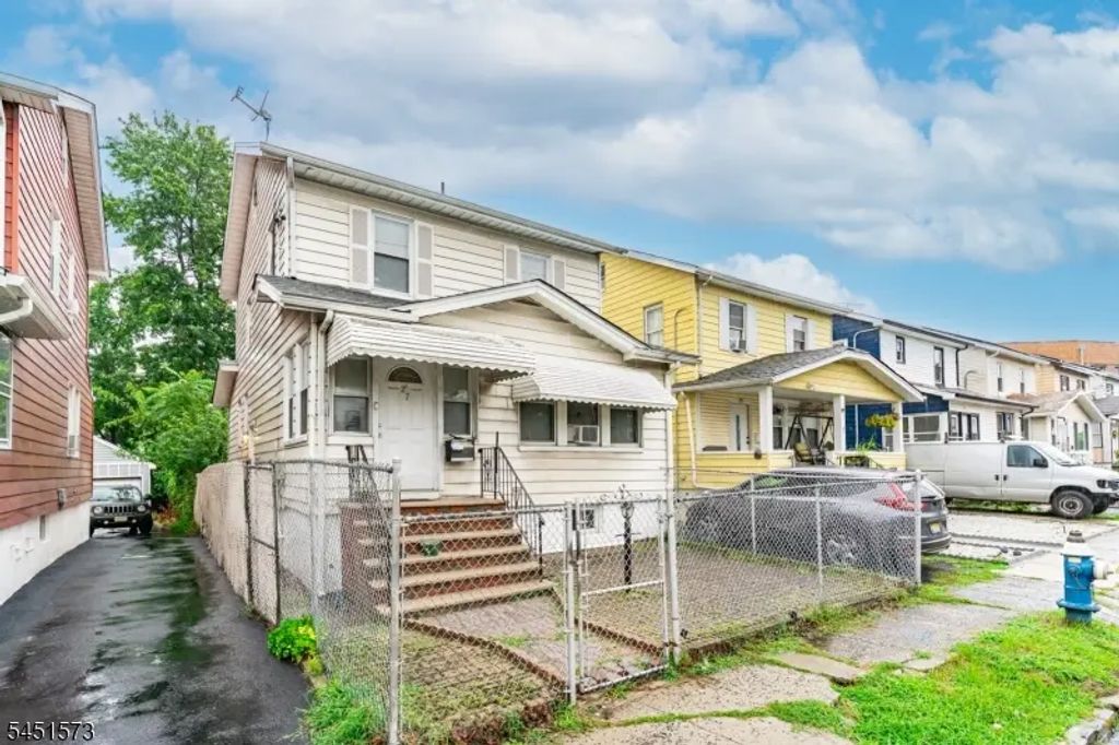 27 Philip Pl, Irvington Twp.