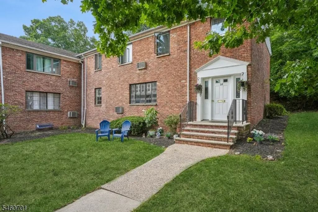 28a Troy Dr, Springfield Twp.
