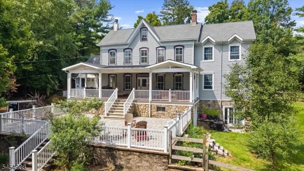 46 Everitts Hill Rd, Raritan Twp.