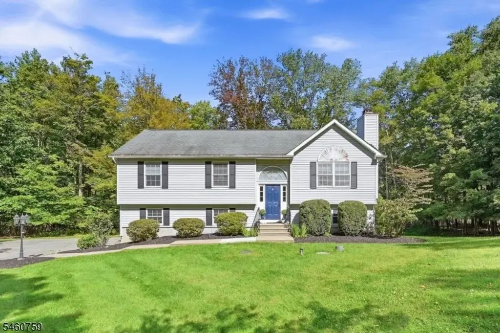 46 Melinda Ln, Vernon Twp.