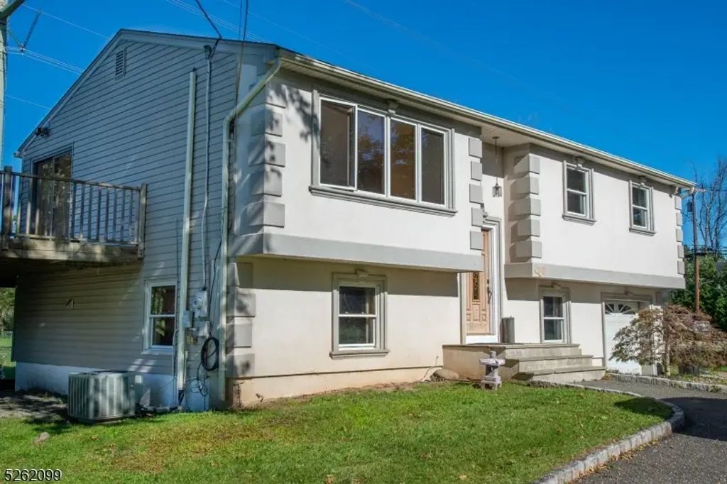 156 Overlook Ave, East Hanover Twp.