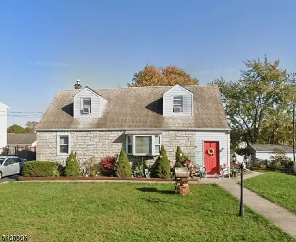 12 Cornell St, Woodbridge Twp.
