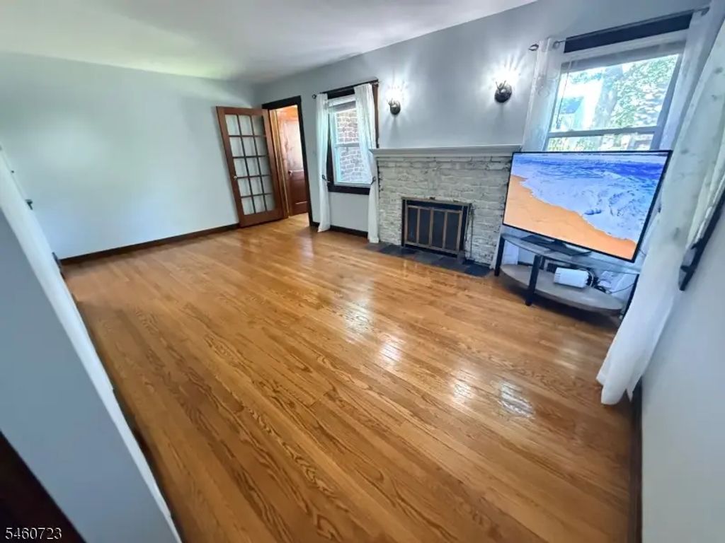 218 Pleasant Ave, Bergenfield Boro