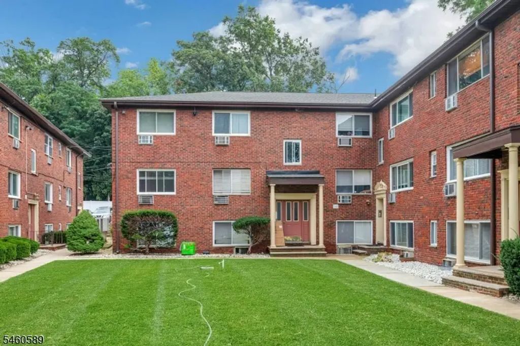 378 Valley St, South Orange Village Twp.