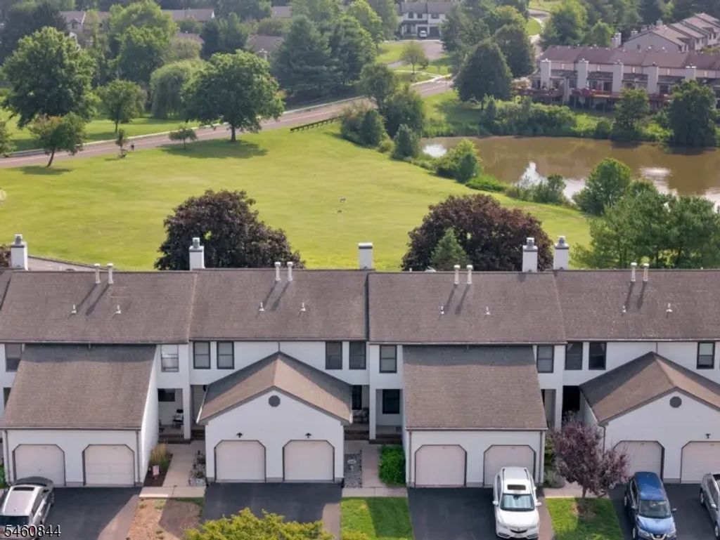 416 Willow Ct, Raritan Twp.